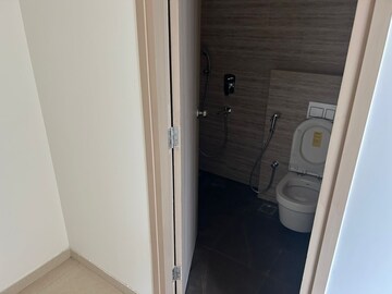 Attached Bathroom in 4 BHK Apartment at Rajesh Raj Infinia, Malad West – for Rent