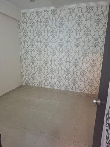 Room in 2 BHK Apartment at Radicon Vedantam, Sector 16c Greater Noida – for Rent