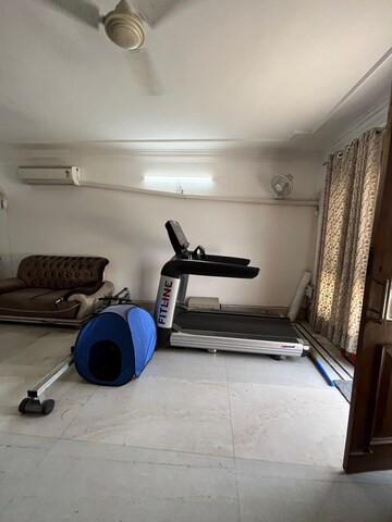 Team Area in 3.5 BHK Builder Floor at Greater Kailash I – for Rent