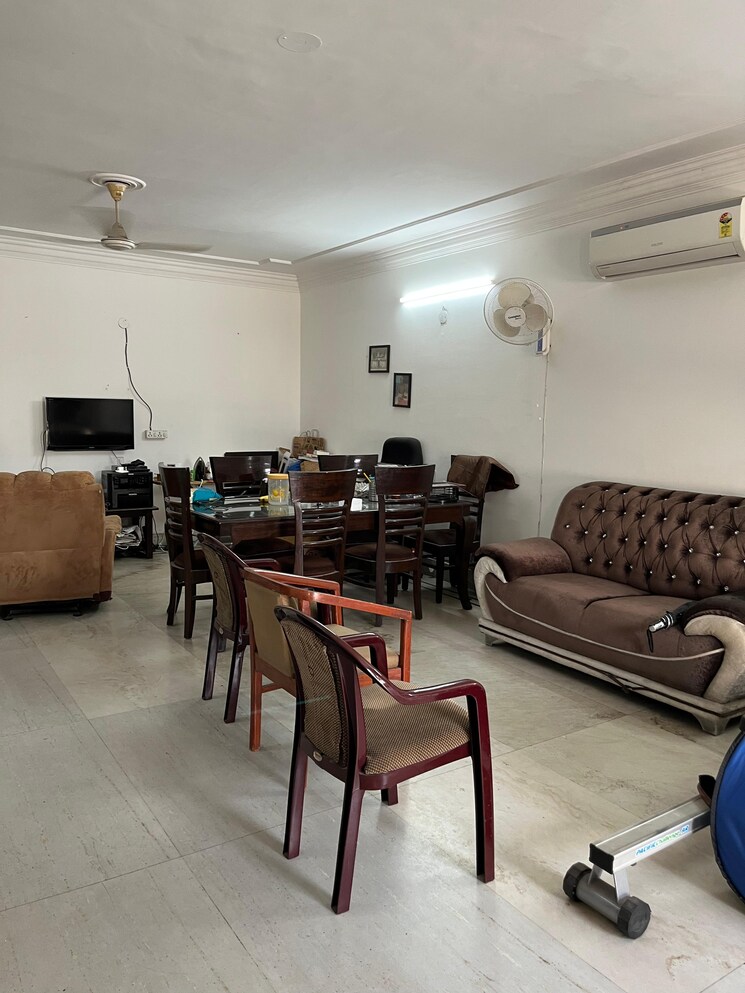 Living Room, greater kailash i 3.5 Bedroom 300 Sq.Yd. Builder Floor In Greater Kailash I Delhi 9051248