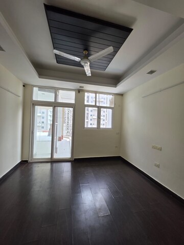 Room in 4 BHK Penthouse at Sector 50 – for Rent