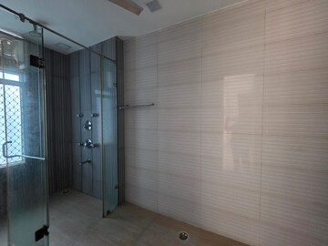 Room in 4 BHK Penthouse at Sector 50 – for Rent