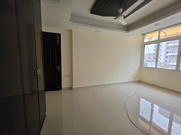 Kitchen in 4 BHK Penthouse at Sector 50 – for Rent