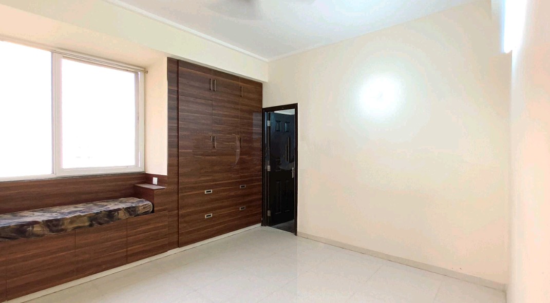 2 BHK + Study Room Apartment For Rent in Dasnac The Jewel