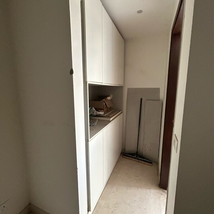 Other, south extension i 4 Bedroom 2000 Sq.Ft. Builder Floor In South Extension I Delhi 9051268