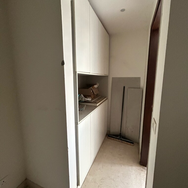 Other, south extension i 4 Bedroom 2000 Sq.Ft. Builder Floor In South Extension I Delhi 9051268