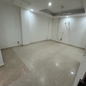 Room in 4 BHK Builder Floor at South Extension I – for Sale
