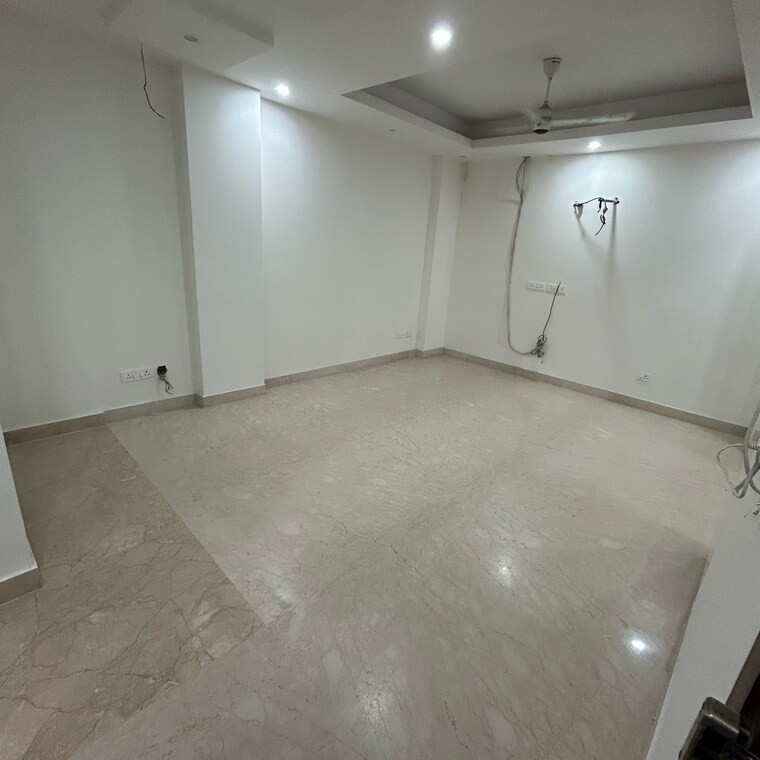 Room, south extension i 4 Bedroom 2000 Sq.Ft. Builder Floor In South Extension I Delhi 9051268