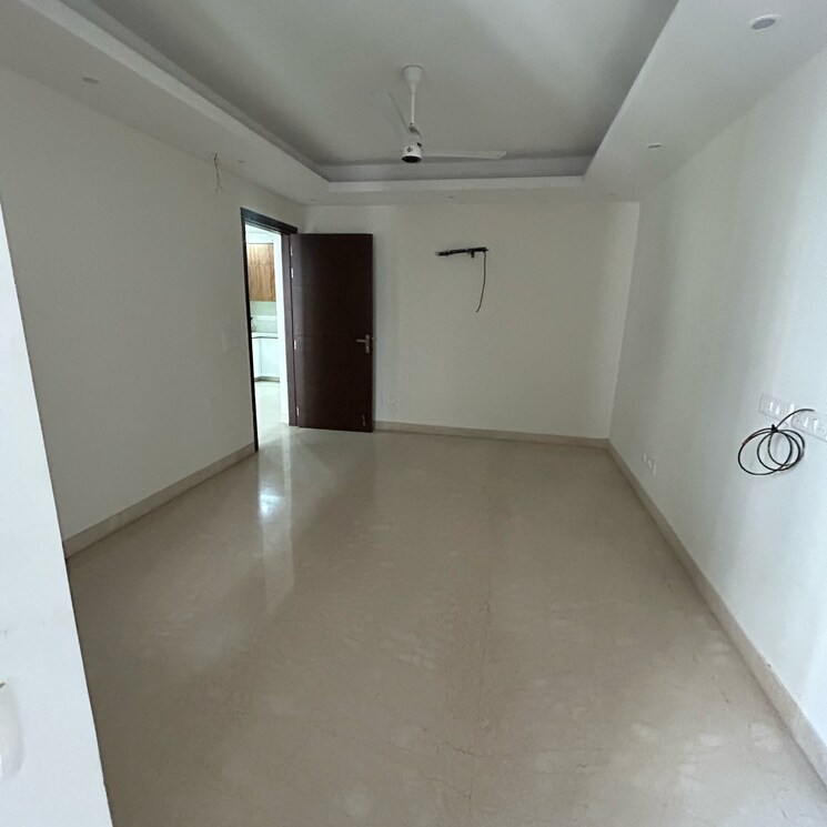 Room, south extension i 4 Bedroom 2000 Sq.Ft. Builder Floor In South Extension I Delhi 9051268