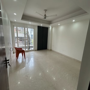 Room in 4 BHK Builder Floor at South Extension I – for Sale