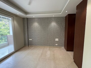 Room in 3 BHK Builder Floor at Sector 43 – for Rent