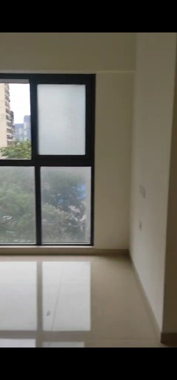 Room in 2 BHK Apartment at Lodha Vista, Lower Parel – for Rent