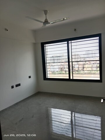 Room in 2.5 BHK Apartment at Unique Youtopia, Kharadi – for Rent
