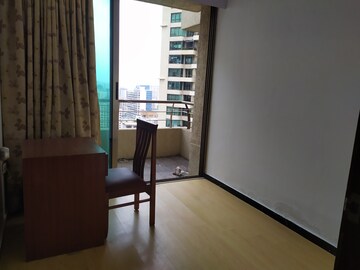 Room in 2 BHK Apartment at Oberoi Springs, Andheri West – for Rent