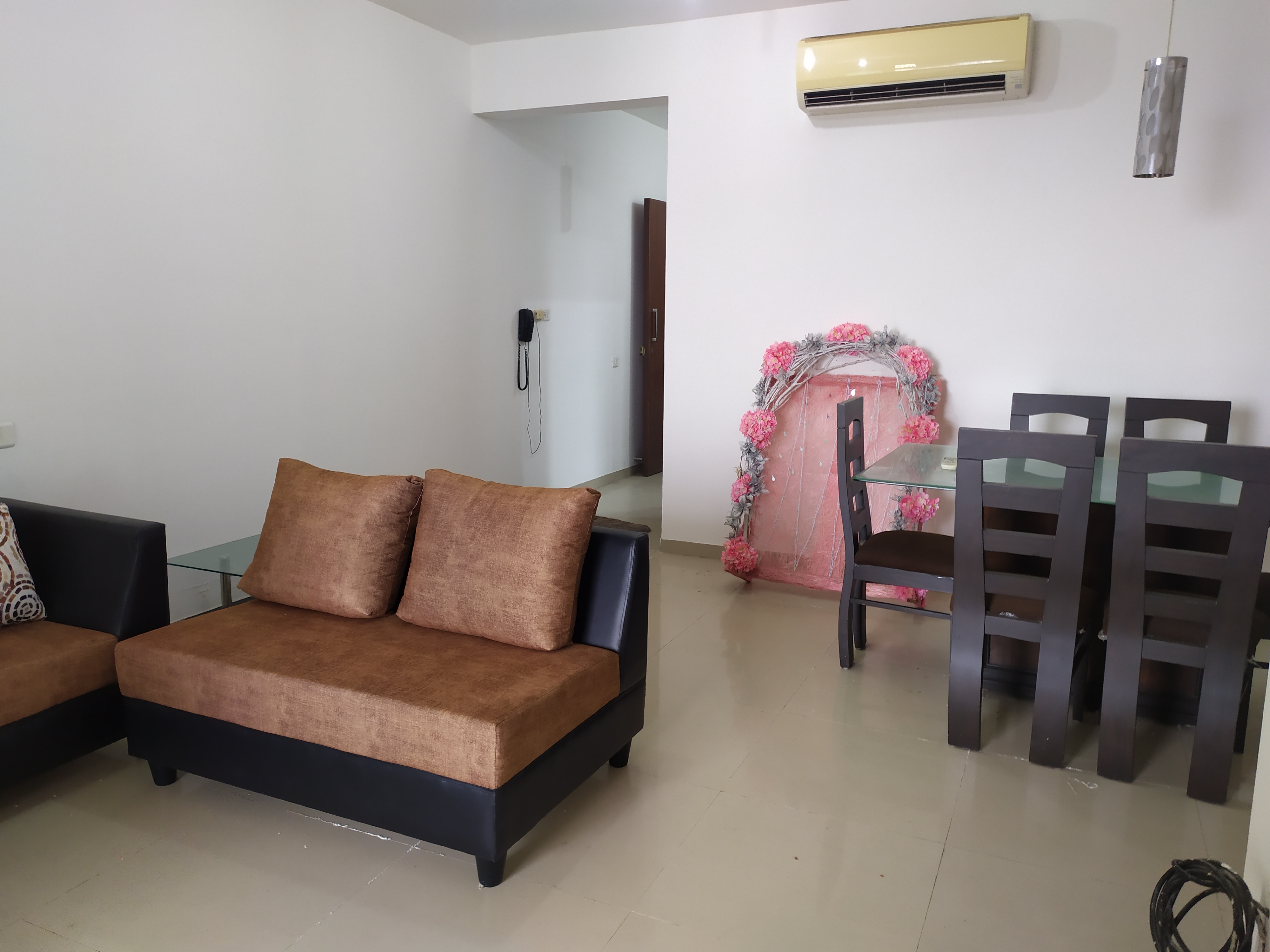 2 BHK + Servant Room Apartment For Rent in Oberoi Springs