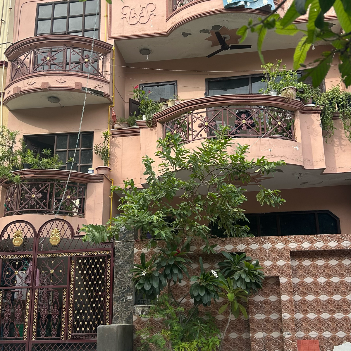 6 BHK + Pooja Room,Extra Room Independent House For Sale in Noida Authority 