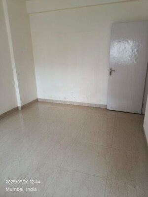 Room in 1 BHK Apartment at Je And Vee Om Trimurti, Malad East – for Sale