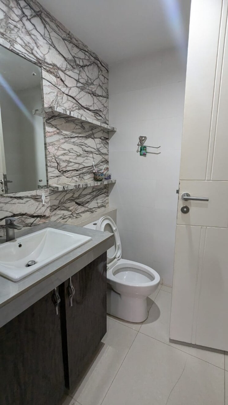 Bathroom, hiranandani-club-meadows 3 Bedroom 1527 Sq.Ft. Apartment In Bannerghatta Bangalore 9051304