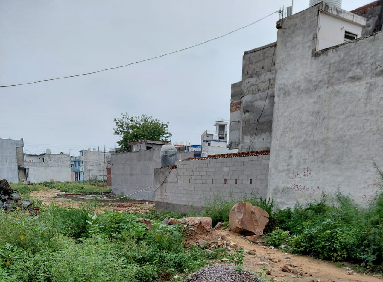 Plot For Sale in Bhondsi