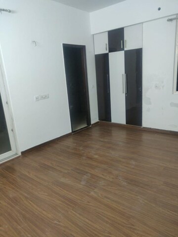 Room in 2 BHK Apartment at Sikka Karnam Greens, Sector 143b – for Rent