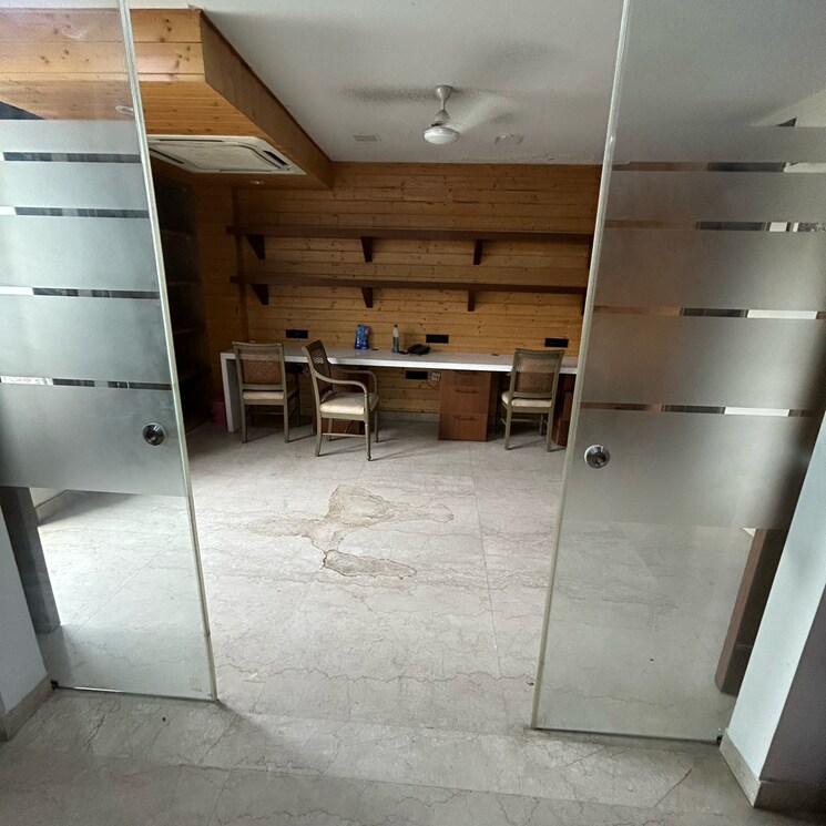 Other, south extension i 3 Bedroom 1800 Sq.Ft. Builder Floor In South Extension I Delhi 9051338