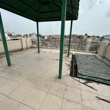 Terrace in 3 BHK Builder Floor at South Extension I – for Sale