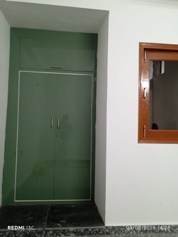 Room in 1 BHK Builder Floor at Esteem Complex, Savitri Nagar – for Rent
