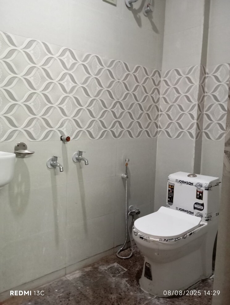 Bathroom, esteem-complex 1 Bedroom 400 Sq.Ft. Builder Floor In Savitri Nagar Delhi 9051337