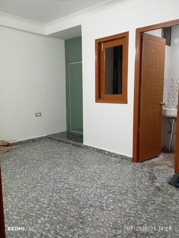 Room in 1 BHK Builder Floor at Esteem Complex, Savitri Nagar – for Rent