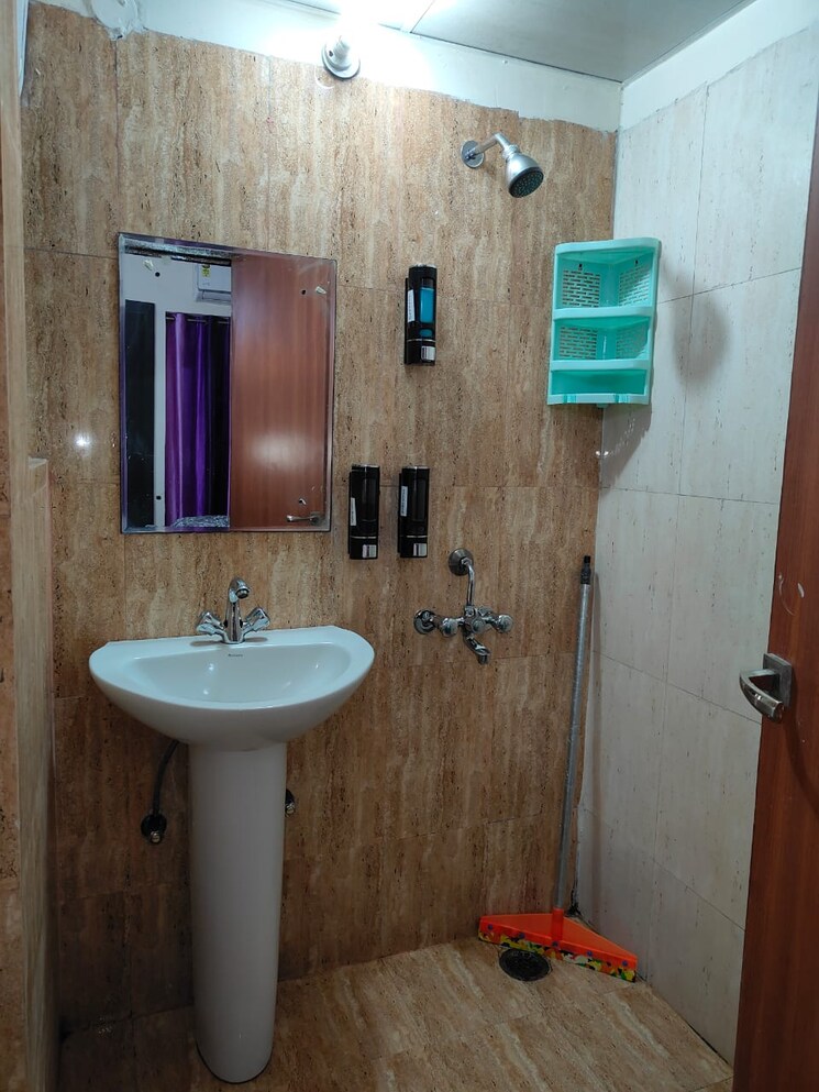 Bathroom, sikka-karnam-greens 3 Bedroom 1545 Sq.Ft. Apartment In Sector 143b Noida 9051330