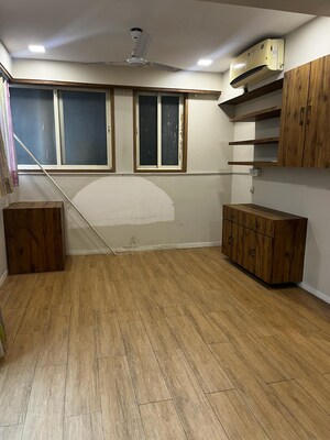 Room in 4 BHK Apartment at Chikoowadi – for Sale