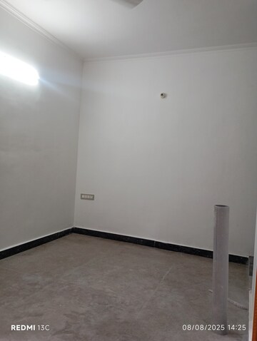 Room in 1 BHK Builder Floor at Esteem Complex, Savitri Nagar – for Rent