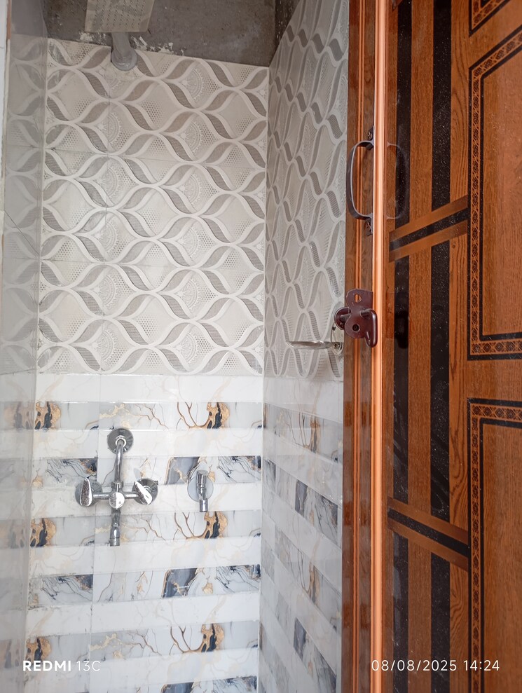 Bathroom, esteem-complex 1 Bedroom 450 Sq.Ft. Builder Floor In Savitri Nagar Delhi 9051351