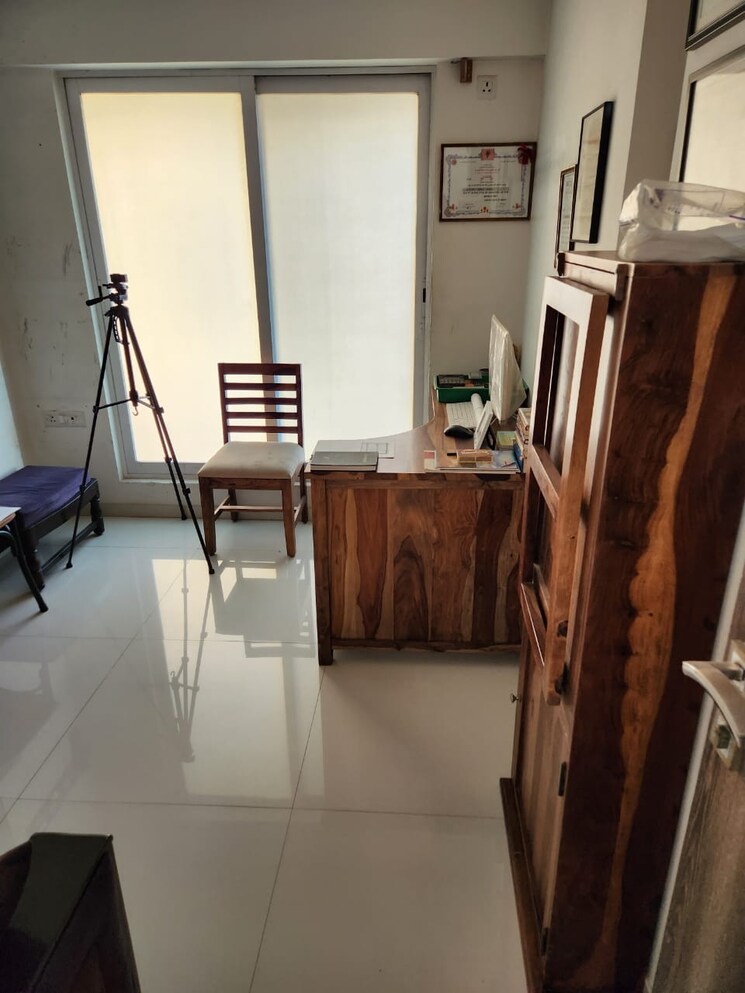 Team Area, dlh-orchid 2.5 Bedroom 1113 Sq.Ft. Apartment In Andheri West Mumbai 9051359