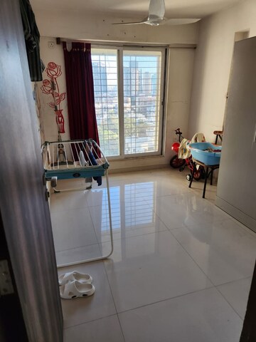 Living Room in 2.5 BHK Apartment at DLH Orchid, Andheri West – for Rent