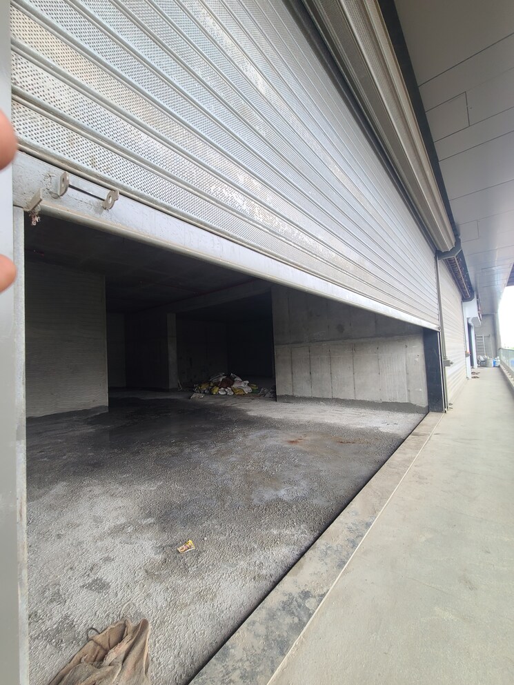 Balcony, innovision-the-midtown Commercial Shop 550 Sq.Ft. In Nalasopara West Palghar 9051383