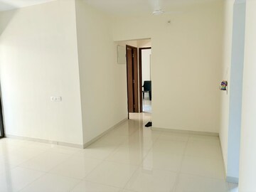 Room in 3 BHK Apartment at Mantra Montana Phase 1, Dhanori – for Rent