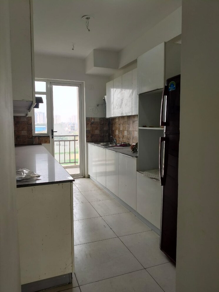 Kitchen, sushma-valencia 3 Bedroom 1800 Sq.Ft. Apartment In International Airport Road Zirakpur 9051444