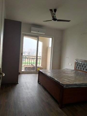 Room in 3 BHK Apartment at Sushma Valencia, International Airport Road – for Rent