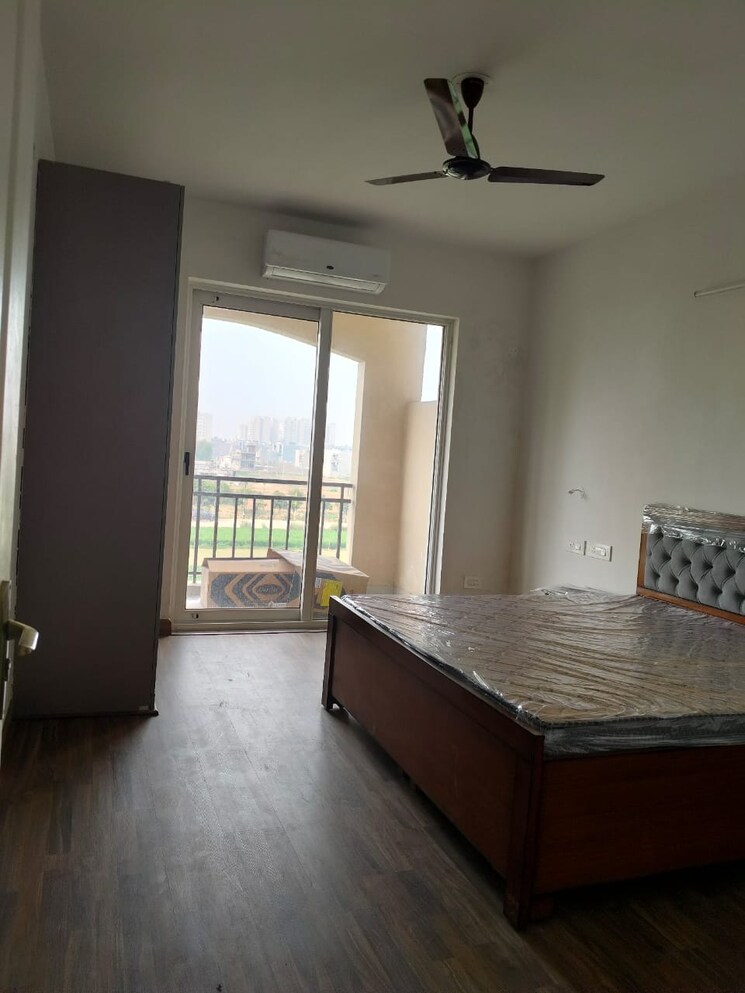 Room, sushma-valencia 3 Bedroom 1800 Sq.Ft. Apartment In International Airport Road Zirakpur 9051444