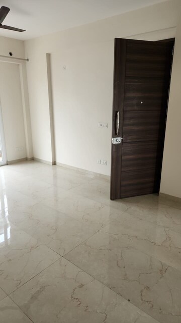 Room in 2 BHK Apartment at Smart World Gems, Sector 89 – for Rent