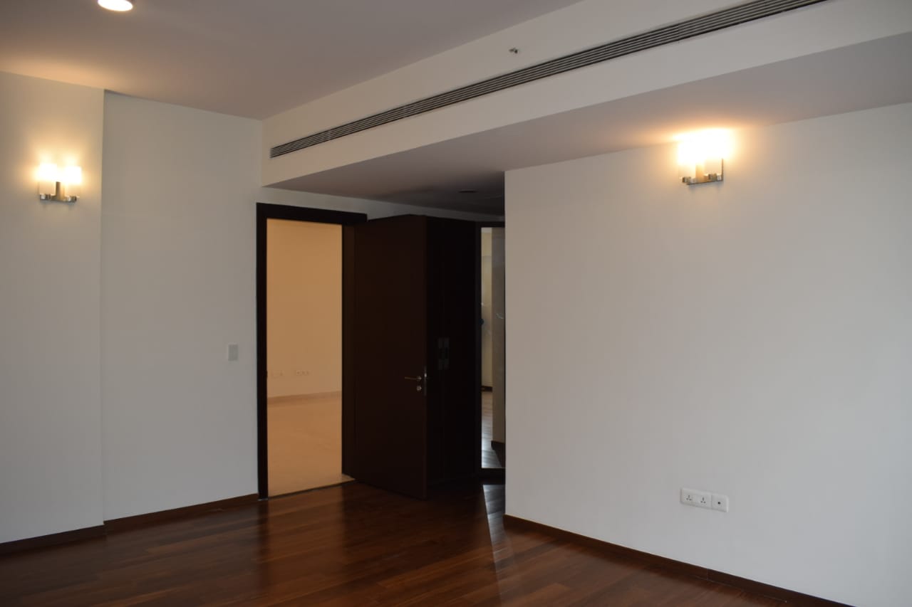 4 BHK + Servant Room Apartment For Rent in Prestige White Meadows