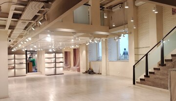  Showroom For Rent in Fort