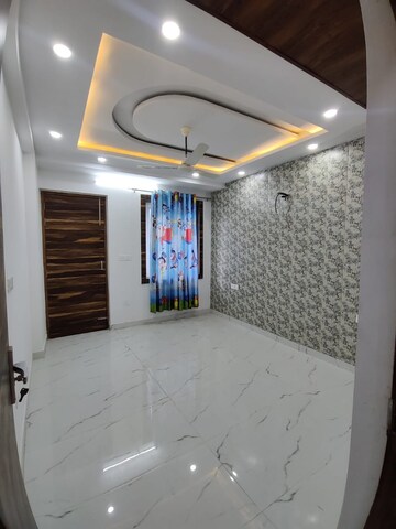 Bathroom in 3 BHK Builder Floor at Gms Road – for Rent