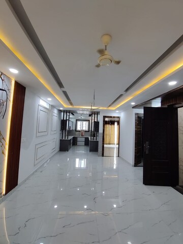 3 BHK Builder Floor For Rent in Gms Road