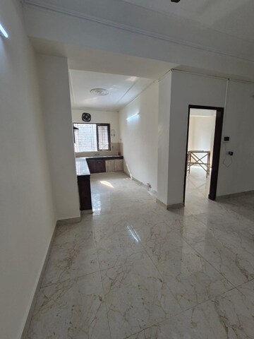 Room in 2 BHK Independent House at Sector 10a – for Rent
