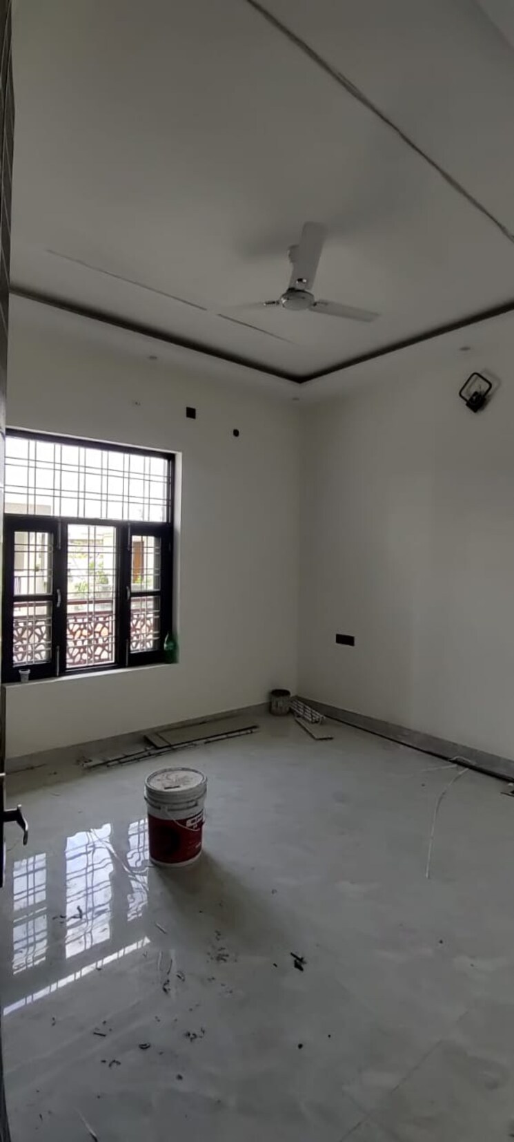 Room, gms road 3 Bedroom 101 Sq.Yd. Independent House In Gms Road Dehradun 9051517