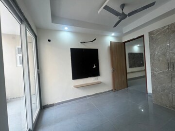 Room in 2 BHK Independent House at Sector 10a – for Rent