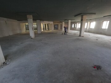  Showroom For Rent in Fort