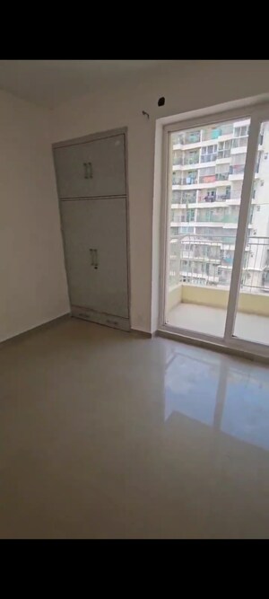 Room in 2 BHK Apartment at Sam Palm Olympia, Sector 16c Greater Noida – for Sale